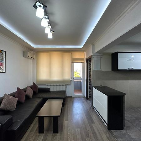 Yeznik Koghbatsi - Amiryan Crossroads 1 Bedroom Comfy Apartment With Balcony Ko100 Jerevan Eksteriør billede